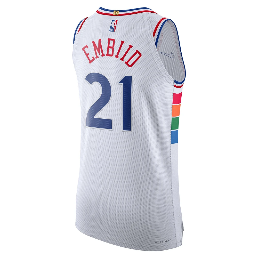 Maillot de joueur authentique Nike Joel Embiid blanc Philadelphia 76ers 2024/25 pour homme - Édition City