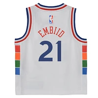 Maillot de joueur Nike Joel Embiid pour enfant blanc Philadelphia 76ers 2024/25 Swingman - Édition City