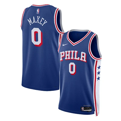 Maillot Nike Tyrese Maxey Royal Philadelphia 76ers Swingman unisexe - Édition Icon