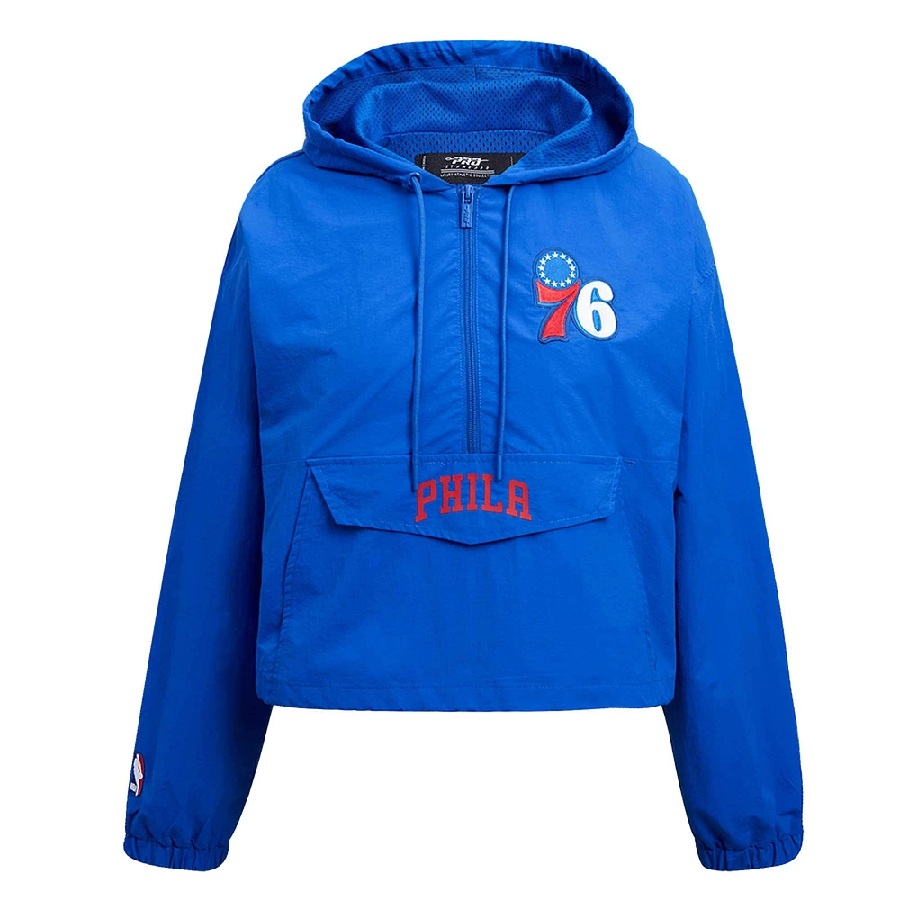 Veste courte à demi-zip tissée coupe-vent classique Pro Standard Royal Philadelphia 76ers pour femme