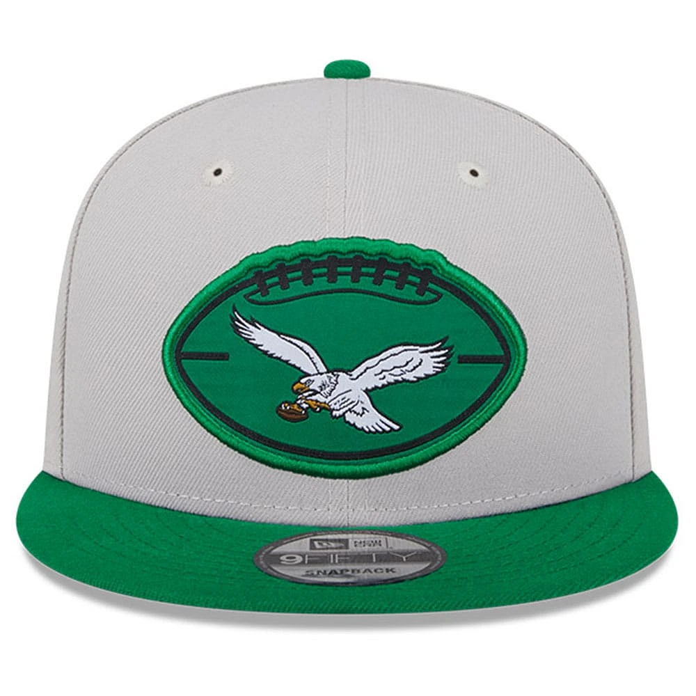 Men's New Era Stone/Kelly Green Philadelphia Eagles 2024 Sideline Historic 9FIFTY Snapback Hat