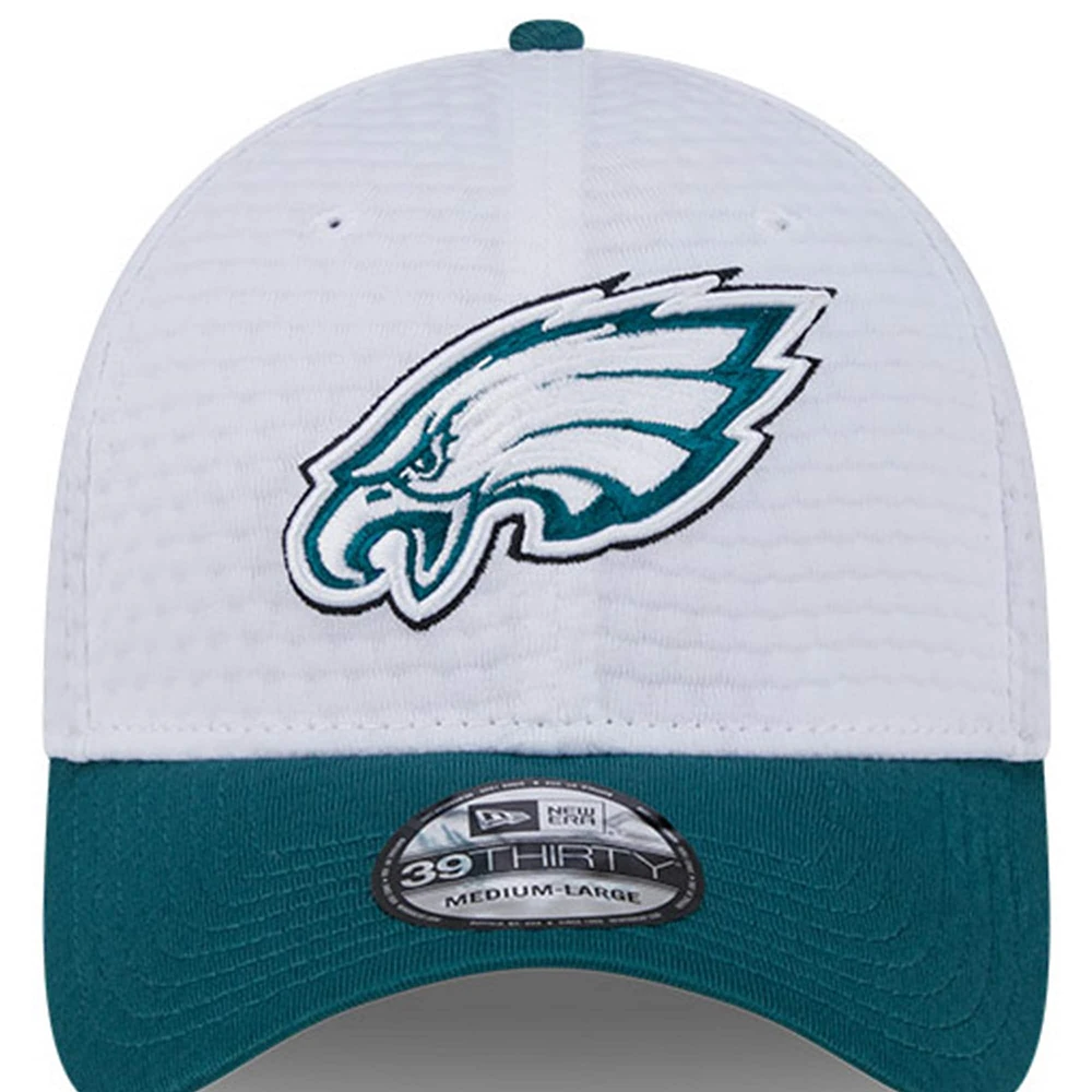 Casquette flexible 39THIRTY New Era pour hommes, blanc/vert minuit, Philadelphia Eagles 2024 NFL Training Camp