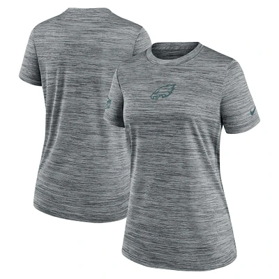 T-shirt Nike gris Philadelphia Eagles Sideline Velocity Performance pour femme