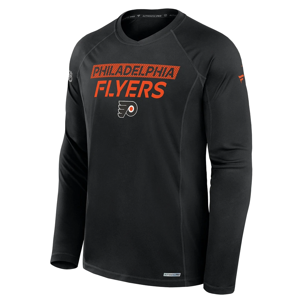 T-shirt à manches longues authentique Pro Rink Tech des Flyers de Philadelphie Fanatics pour hommes, noir