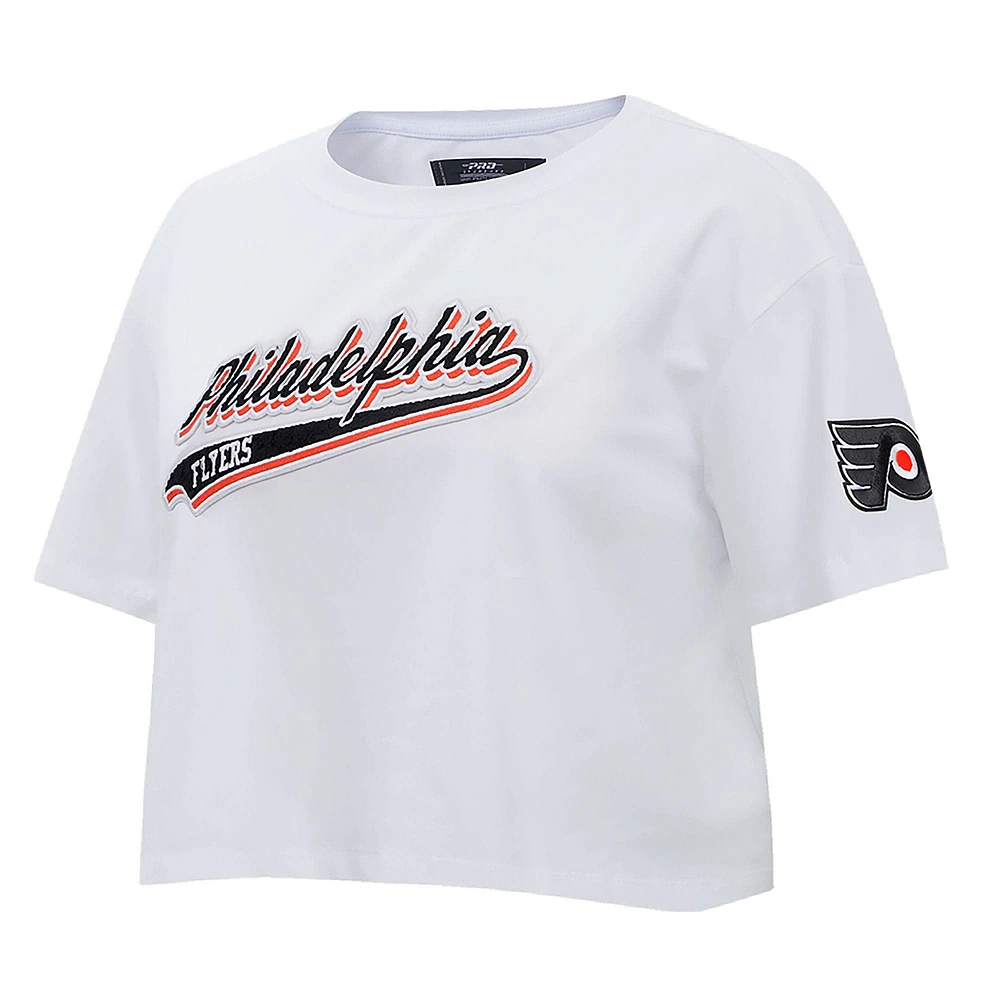 T-shirt court blanc Pro Standard des Flyers de Philadelphie Boxy Script Tail pour femmes