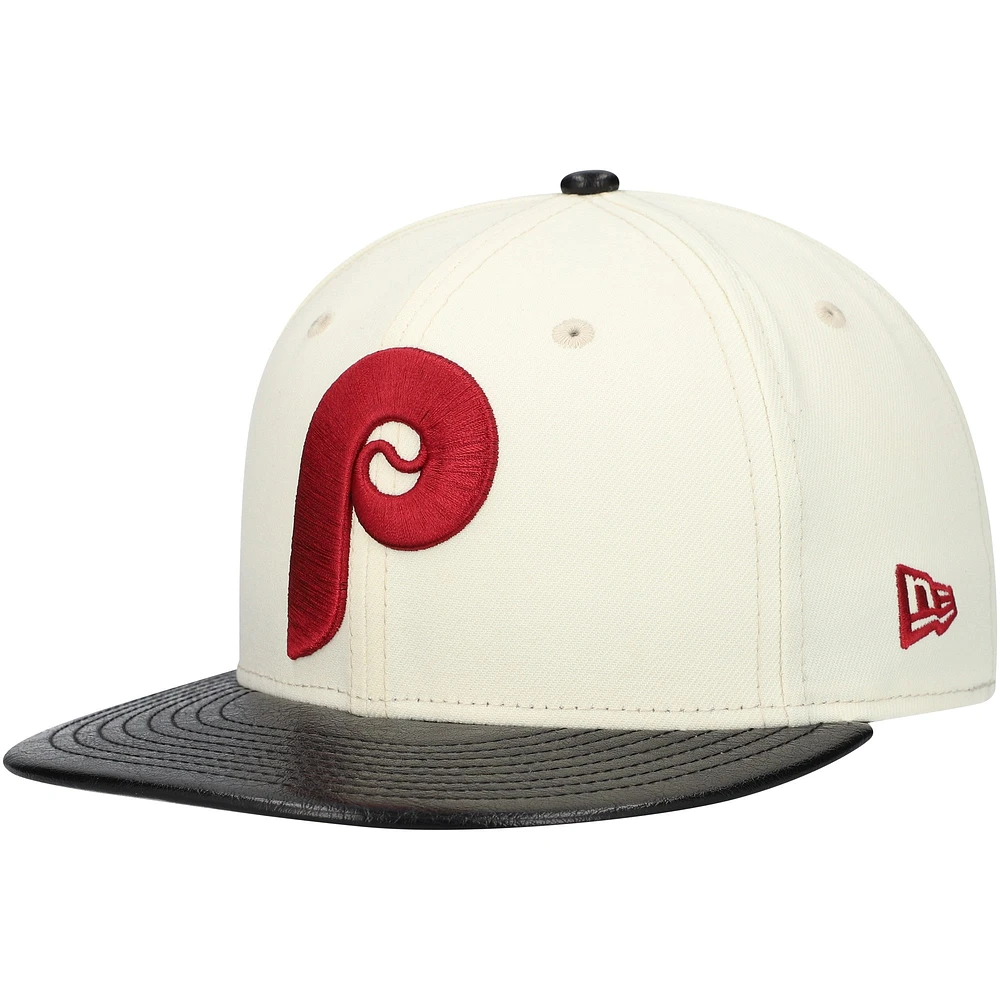 Casquette ajustée 59FIFTY avec visière en cuir Game Night des Phillies de Philadelphie New Era pour hommes