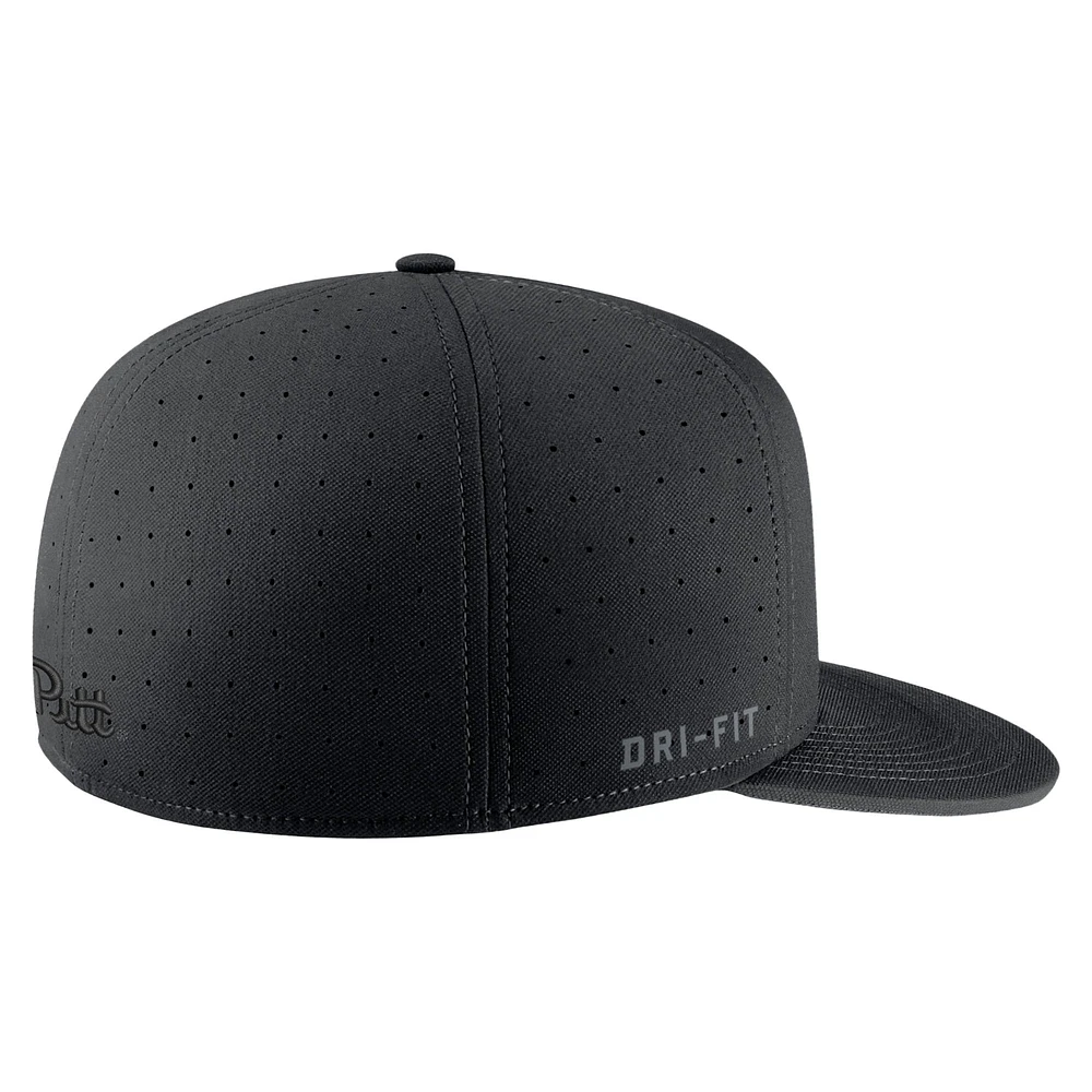 Men's Nike Pitt Panthers Triple Black Performance Fitted Hat