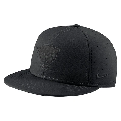 Casquette ajustée Performance Nike Pitt Panthers triple noir pour homme