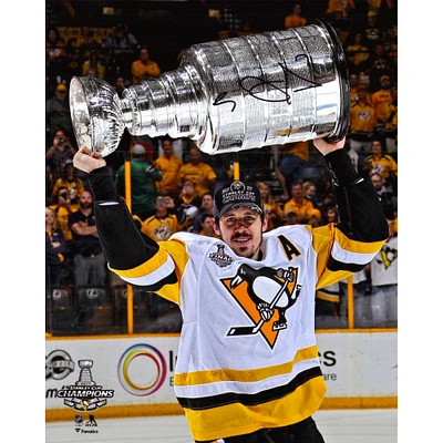 Evgeni Malkin Pittsburgh Penguins 2017 Stanley Cup Champions Autographed 8" x 10" Raising Cup Photograph