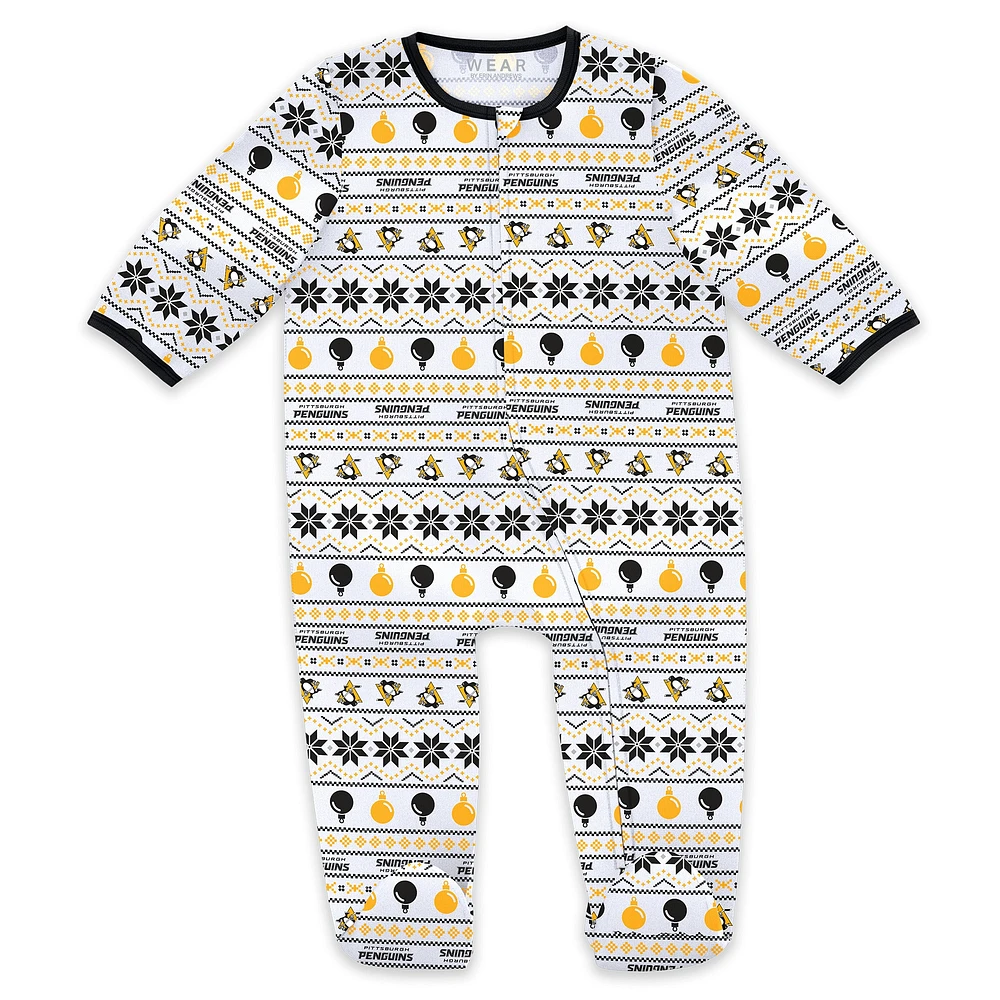 Newborn WEAR by Erin Andrews Pittsburgh Penguins Allover Print Full-Zip Sleeper & Bib Christmas Set