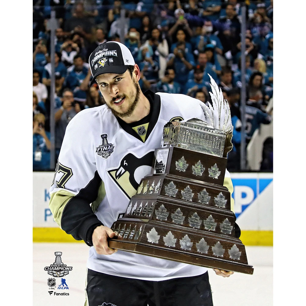Sidney Crosby Pittsburgh Penguins 2016 non signés Champions de la Coupe Stanley élever Conn Smythe Photographie