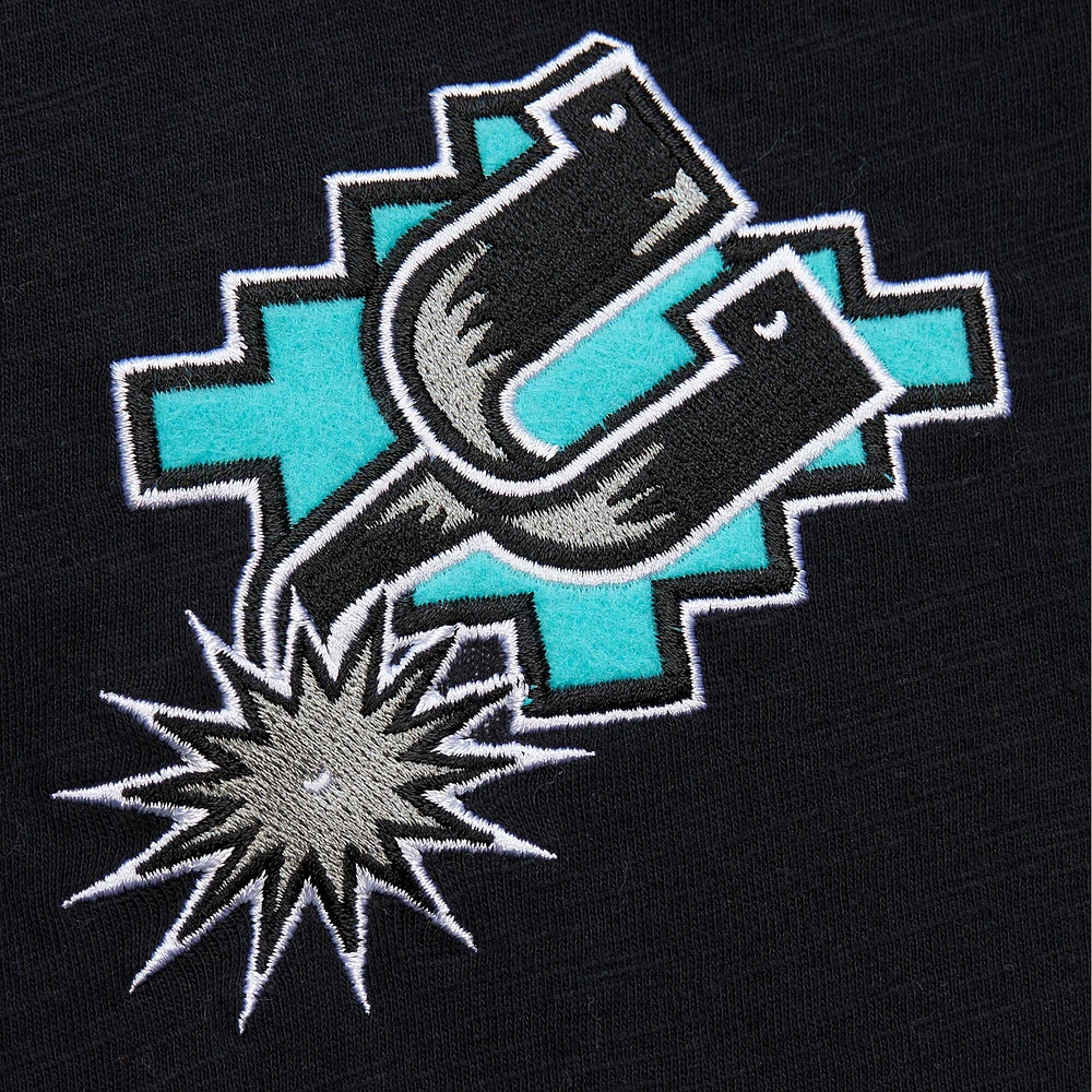 Men's Mitchell & Ness Black San Antonio Spurs Hardwood Classics Felt Applique Slub T-Shirt
