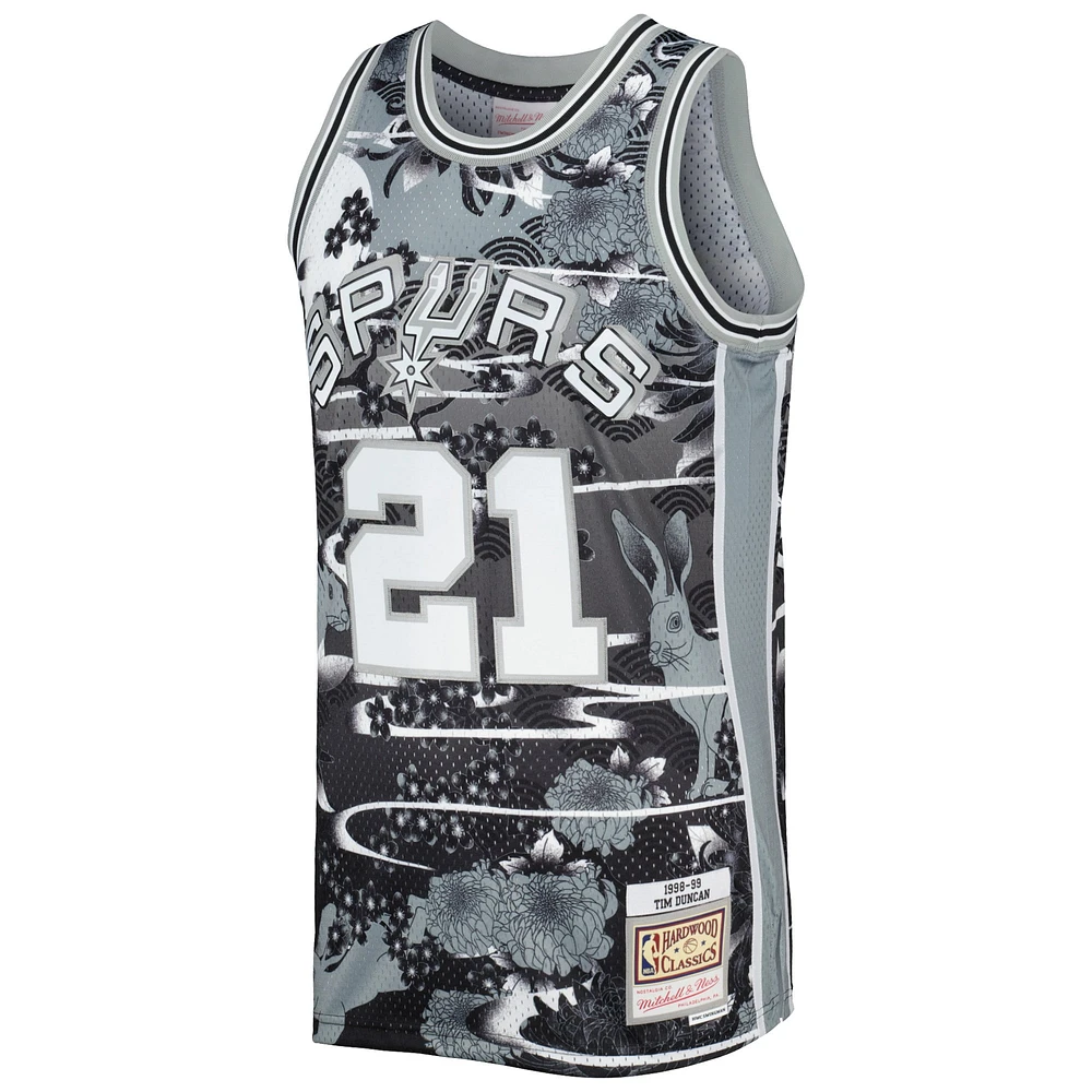Men's Mitchell & Ness Tim Duncan Silver San Antonio Spurs 1998/99 Hardwood Classics Lunar New Year Swingman Jersey