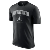 T-shirt unisexe Jordan Brand noir Essential Cities des San Antonio Spurs