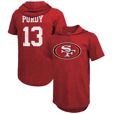 T-shirt à capuche manches courtes tri-mélange pour hommes Majestic Threads Brock Purdy Scarlet San Francisco 49ers Nom et numéro du joueur