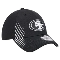 Men's New Era Black San Francisco 49ers Sport Night Active 39THIRTY Flex Hat