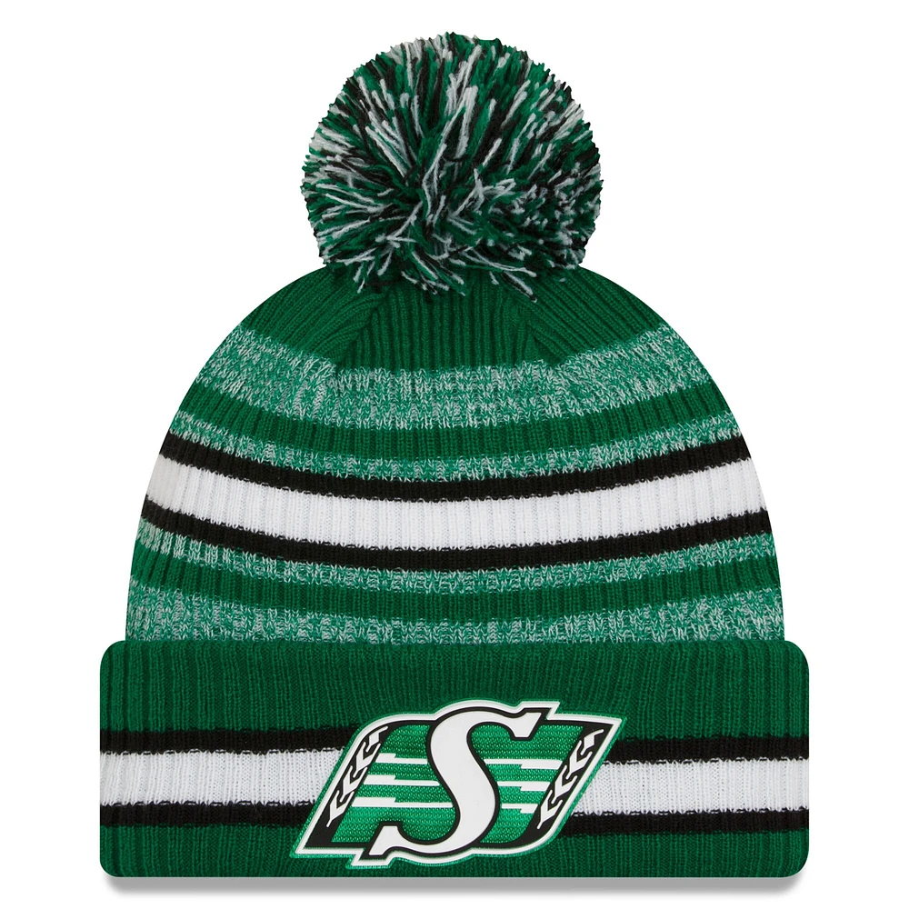 Tuque en tricot à revers à 6 fléchettes avec pompon des Roughriders de la Saskatchewan New Era, vert