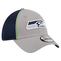Men's New Era Gray/College Navy Seattle Seahawks Pipe 39THIRTY Flex Hat