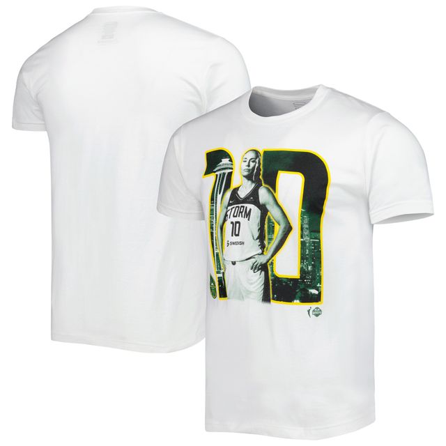 T-shirt unisexe Stadium Essentials Sue Bird Seattle Storm Player Skyline blanc