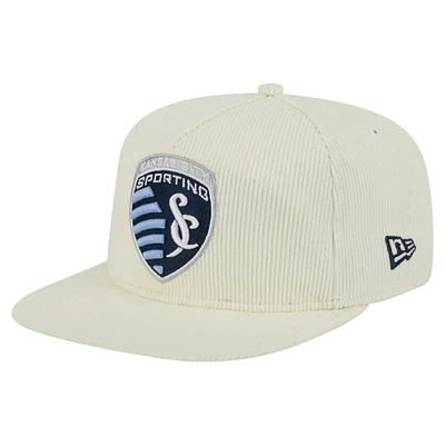 Casquette de golf Snapback pour homme New Era Sporting Kansas City 2025 Kickoff Crème