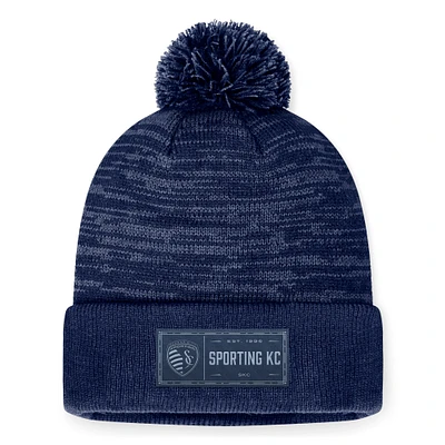 Bonnet en tricot à revers discret Fanatics Heather Navy Sporting Kansas City pour hommes avec pompon