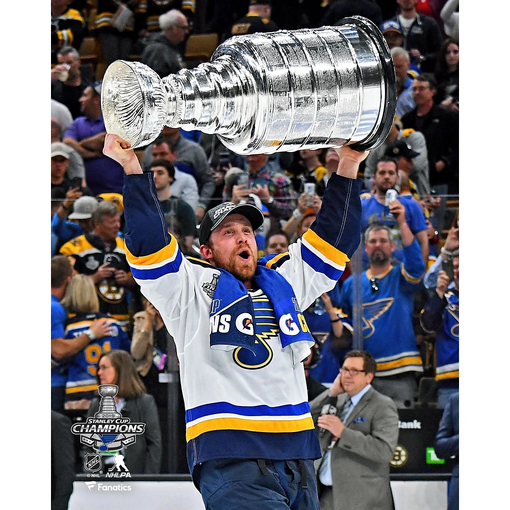 Jaden Schwartz St. Louis Blues Photographie non signée de la Coupe Stanley 2019 Champions Raising Cup