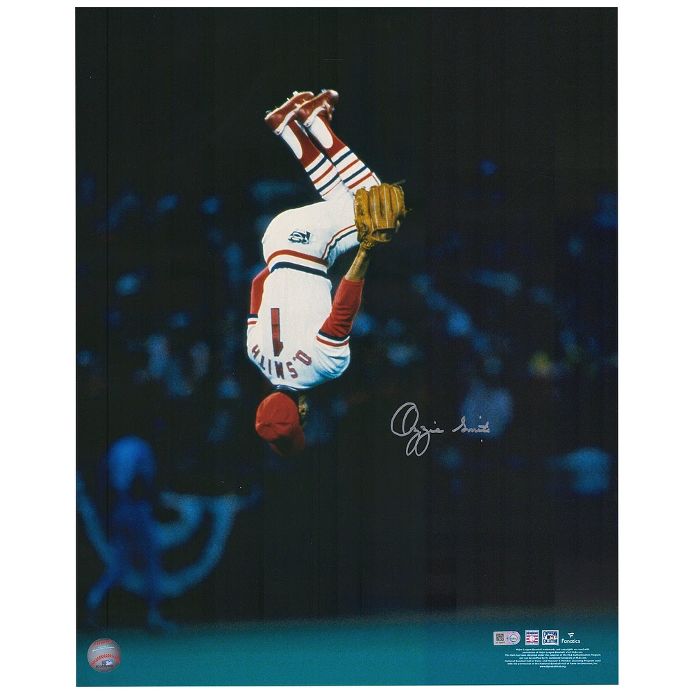 Photographie autographiée par Ozzie Smith des Cardinals de St. Louis, 16" x 20" The Flip