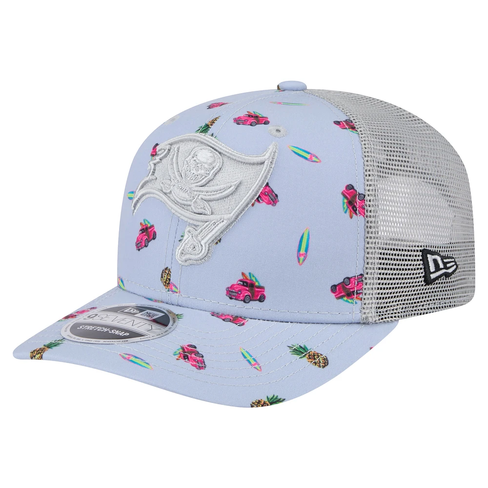 Casquette ajustable 9SEVENTY bleu clair Tampa Bay Buccaneers Adventure Surfboard de New Era pour homme