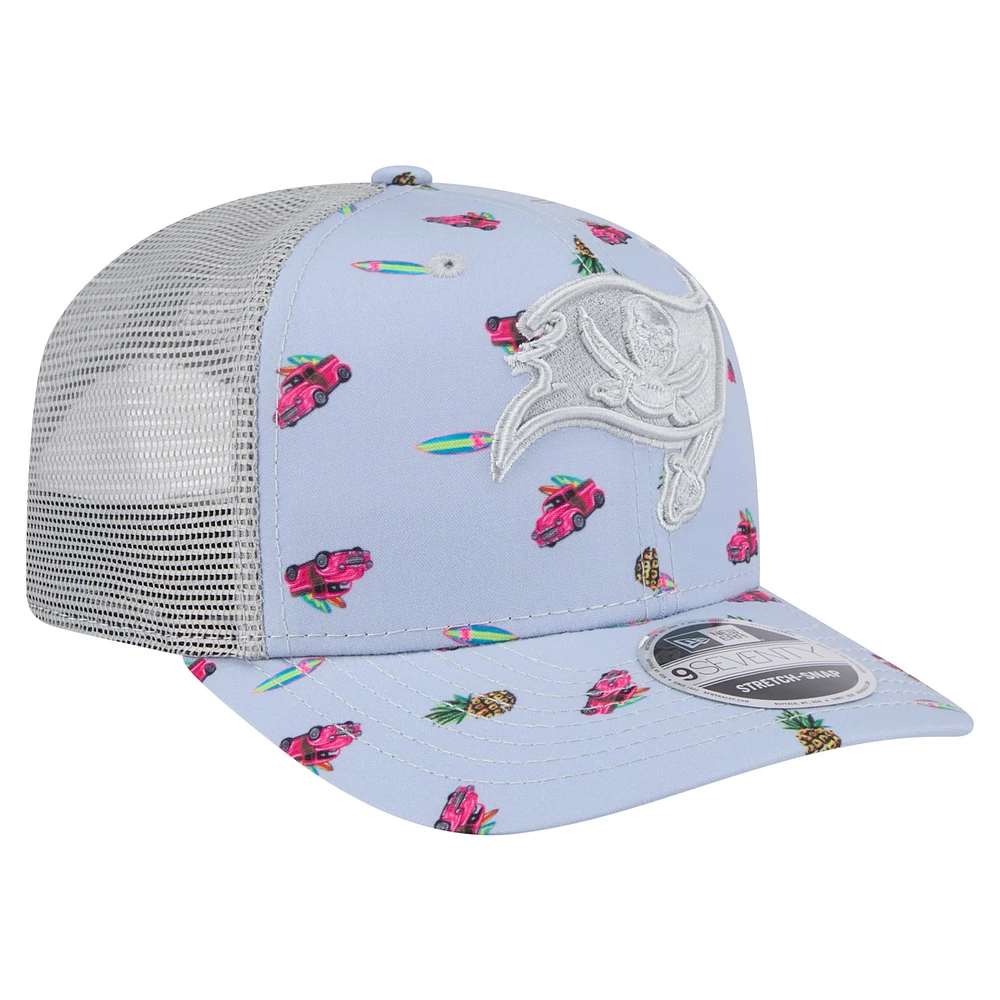 Casquette ajustable 9SEVENTY bleu clair Tampa Bay Buccaneers Adventure Surfboard de New Era pour homme