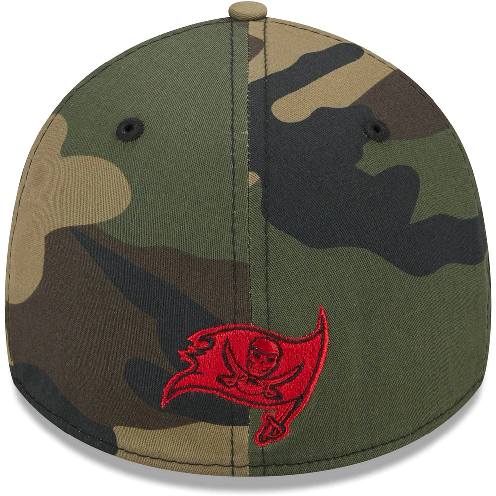Casquette New Era Camo Tampa Bay Buccaneers Punched Out 39THIRTY Flex pour homme