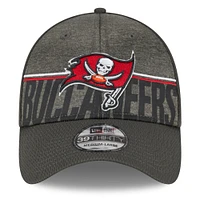 Men's New Era  Pewter Tampa Bay Buccaneers 2023 NFL Training Camp 39THIRTY Flex Hat