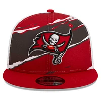 Men's New Era Red Tampa Bay Buccaneers Tear Trucker 9FIFTY Snapback Hat
