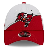 Men's New Era  White/Red Tampa Bay Buccaneers 2023 Sideline 9FORTY Adjustable Hat