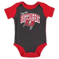 Newborn & Infant Tampa Bay Buccaneers Dynamic Duo Bodysuit, Bib Knit Hat Set