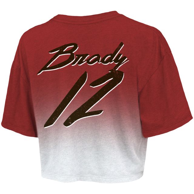 T-shirt court à trois mélanges avec nom et numéro de joueur Majestic Threads Tom Brady rouge/blanc Tampa Bay Buccaneers pour femmes