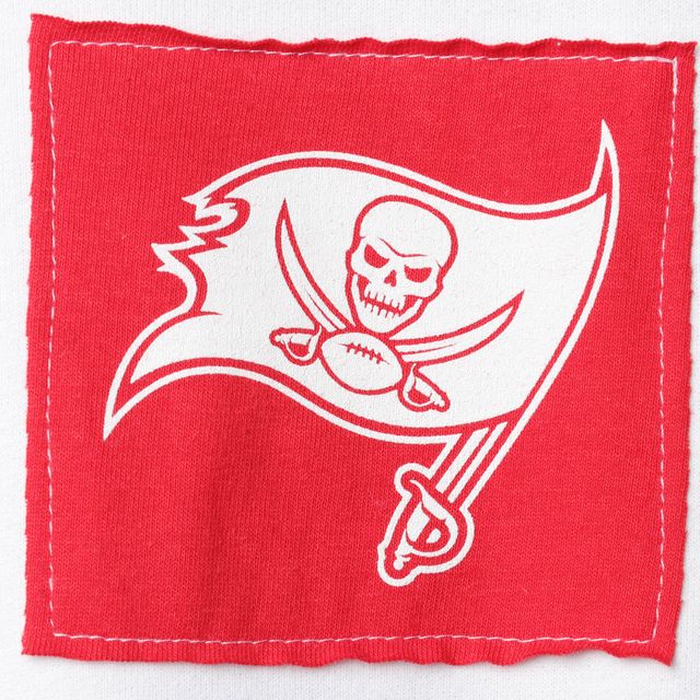 Vêtements Refried pour femmes Blanc Tampa Bay Buccaneers Crop durable Dolman Sweat à capuche
