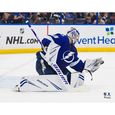 Gant bleu non signé du Lightning de Tampa Bay Andrei Vasilevskiy Enregistrer la photo