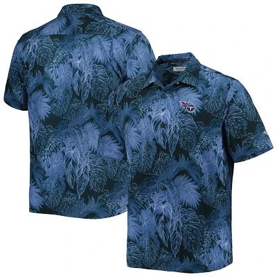 Chemise boutonnée Tommy Bahama Blue Tennessee Titans Coast Camp IslandZone à frondes luminescentes pour homme