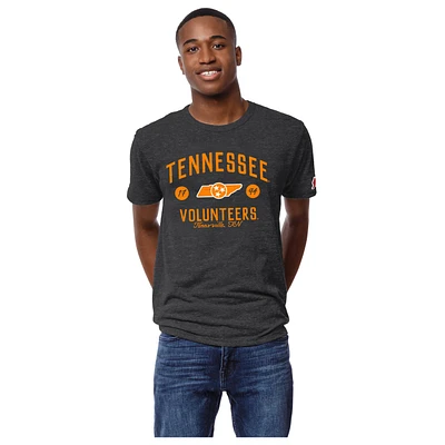 T-shirt à trois mélanges Bendy Arch Victory Falls des Tennessee Volunteers de la Ligue masculine football universitaire Heather Charcoal