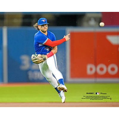 Photographie non signée de Bo Bichette lors d'un lancer ballon des Blue Jays Toronto