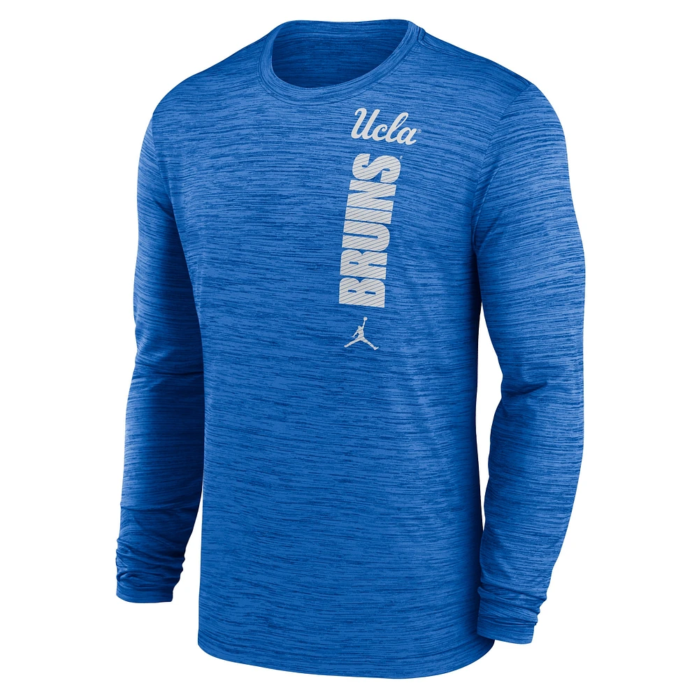 T-shirt à manches longues Jordan Brand UCLA Bruins 2024 Sideline Velocity Performance pour homme, bleu