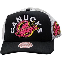Men's Mitchell & Ness Black/White Vancouver Canucks Doughnut Crumbs Trucker Snapback Hat
