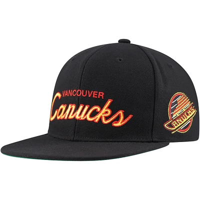 Casquette Snapback noire Mitchell & Ness des Canucks de Vancouver Core Team Script 2.0 pour hommes