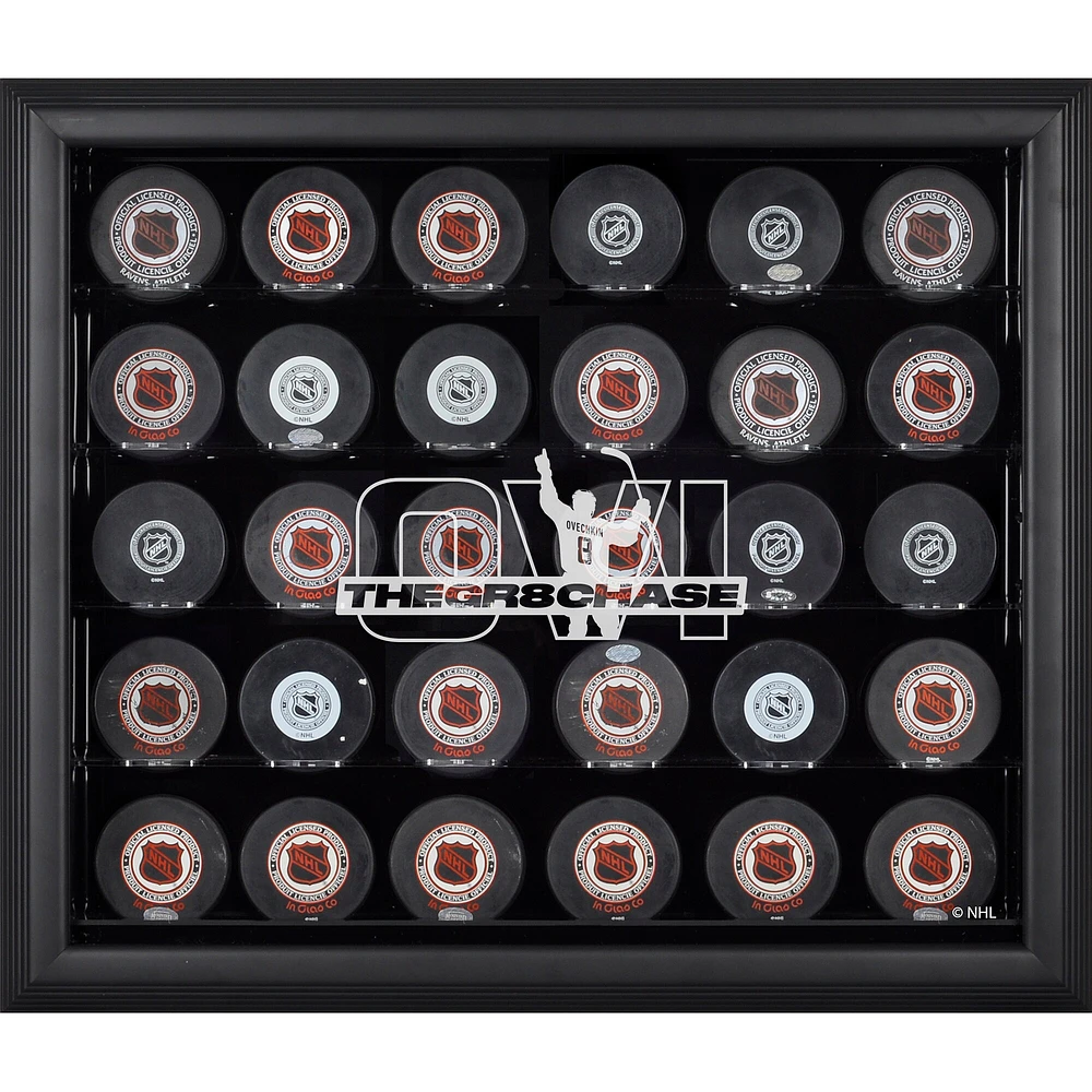 Vitrine de présentation avec cadre noir pour 30 rondelles GR8 Chase des Capitals de Washington d'Alexander Ovechkin