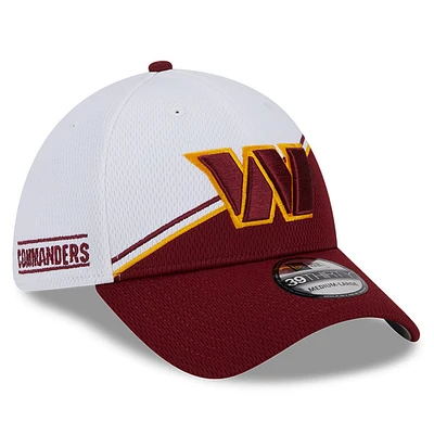 Casquette flex 39THIRTY Sideline Washington Commanders 2023 New Era pour homme, blanc/bourgogne