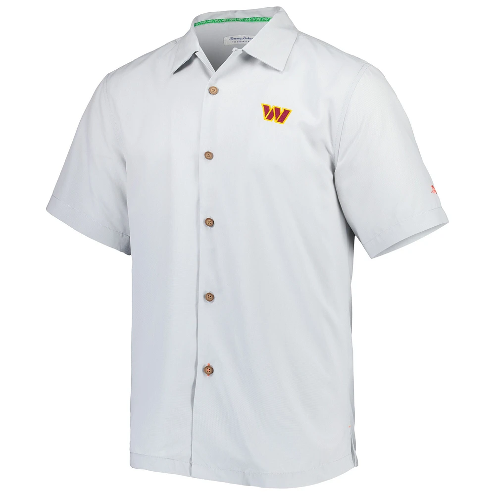 Chemise boutonnée pour homme Tommy Bahama Grey Washington Commanders Coconut Point Frondly Fan Camp IslandZone
