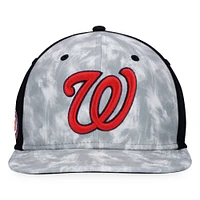 Men's Majestic Gray Washington Nationals Smoke Dye Snapback Hat