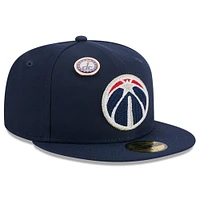 Casquette ajustée 59FIFTY avec logo en pin de chaîne des Washington Wizards New Era pour hommes, bleu marine