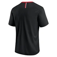 Men's Fanatics Black Wisconsin Badgers Defender Fade Slant T-Shirt
