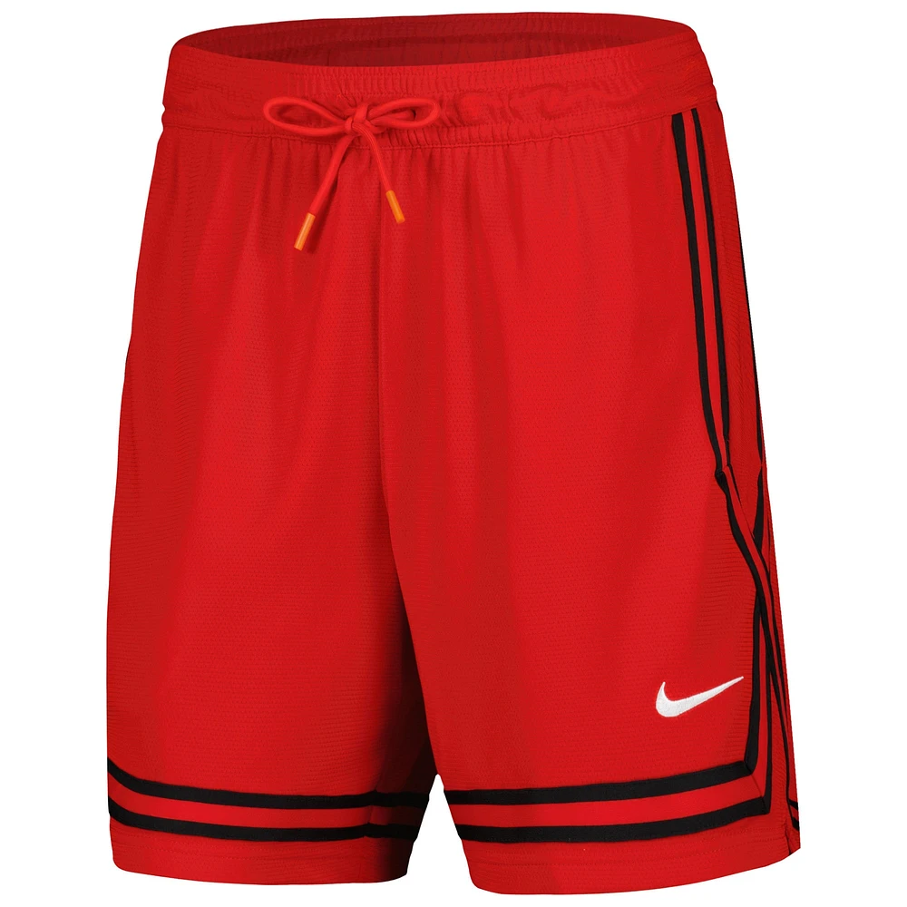 Short Nike WNBA Logowoman Team 13 Crossover Performance pour femme rouge